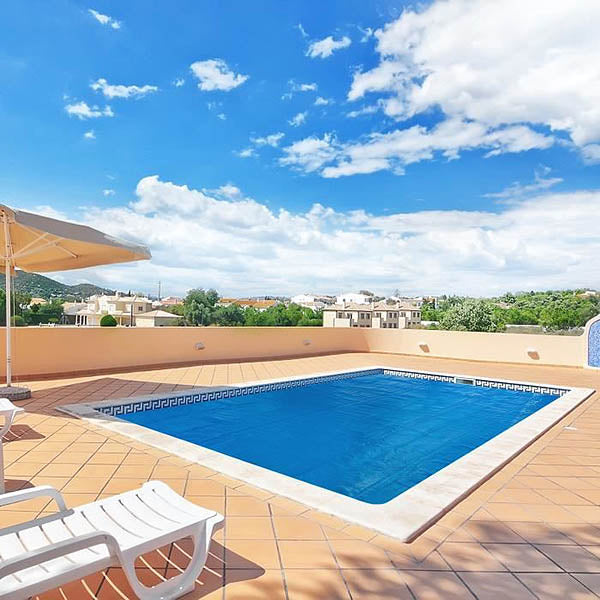 Manta térmica de piscina estándar Geobubble azul de 500 micras