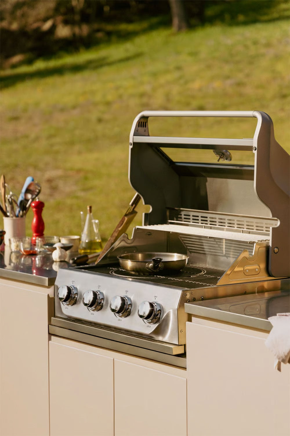 Módulo con barbacoa de gas con 4 quemadores para cocina modular de exterior en acero Rivana