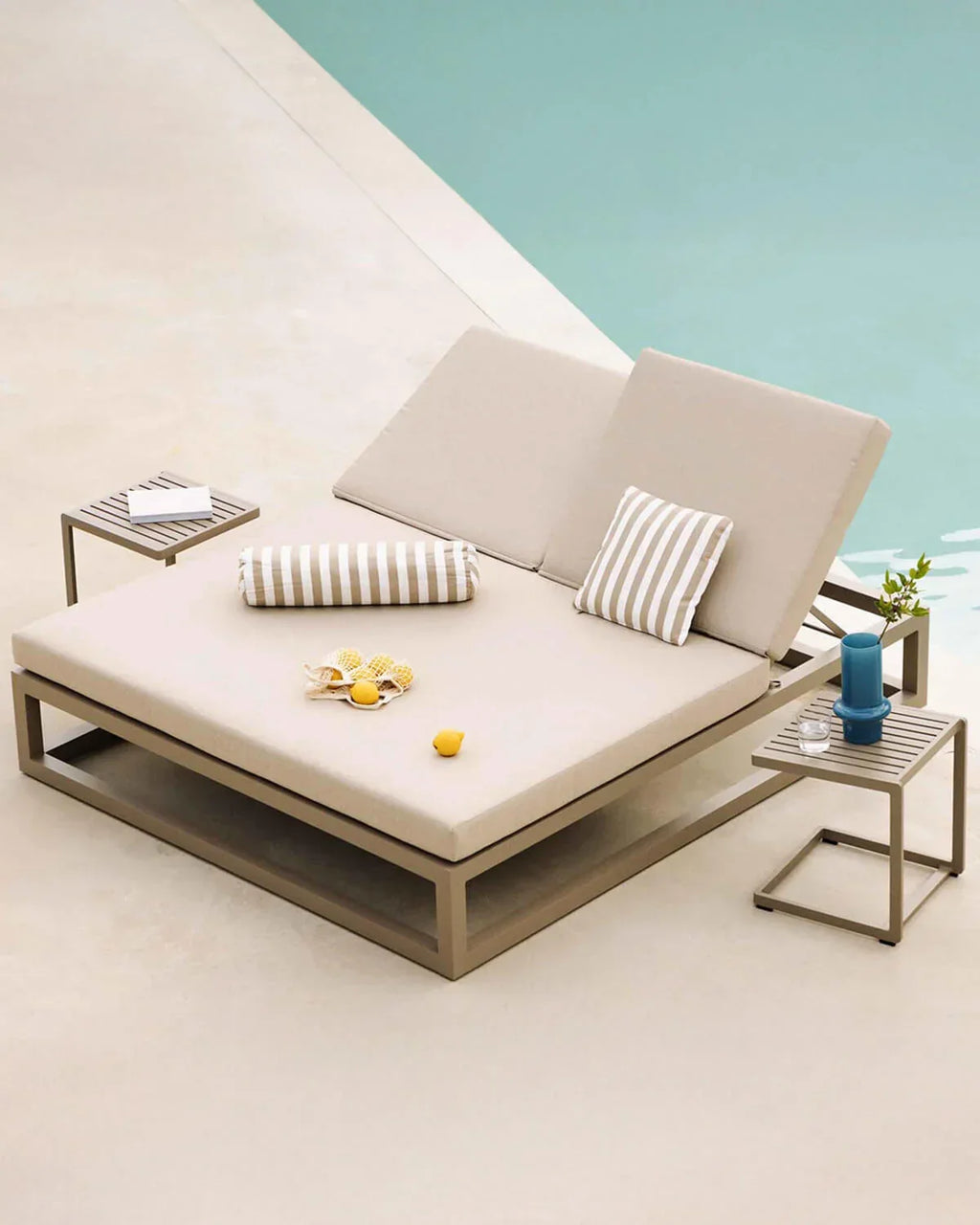 Set de Tumbona Doble Reclinable Kewin y 2 Mesas Auxiliares de Aluminio (40x40 cm) Kreta Colours
