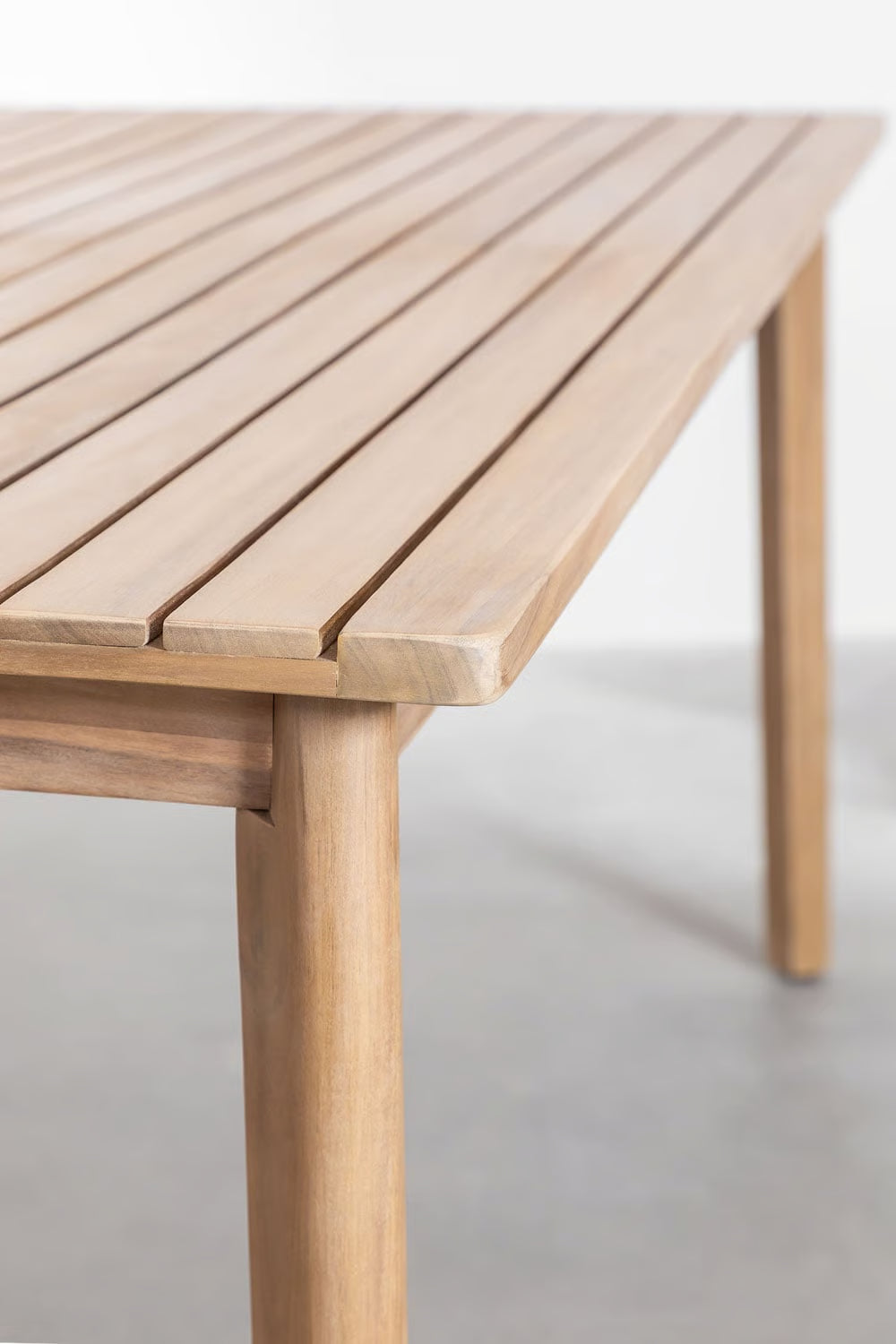 Set de mesa rectangular 220x100 cm y 8 sillas de jardín en madera de acacia Kaela